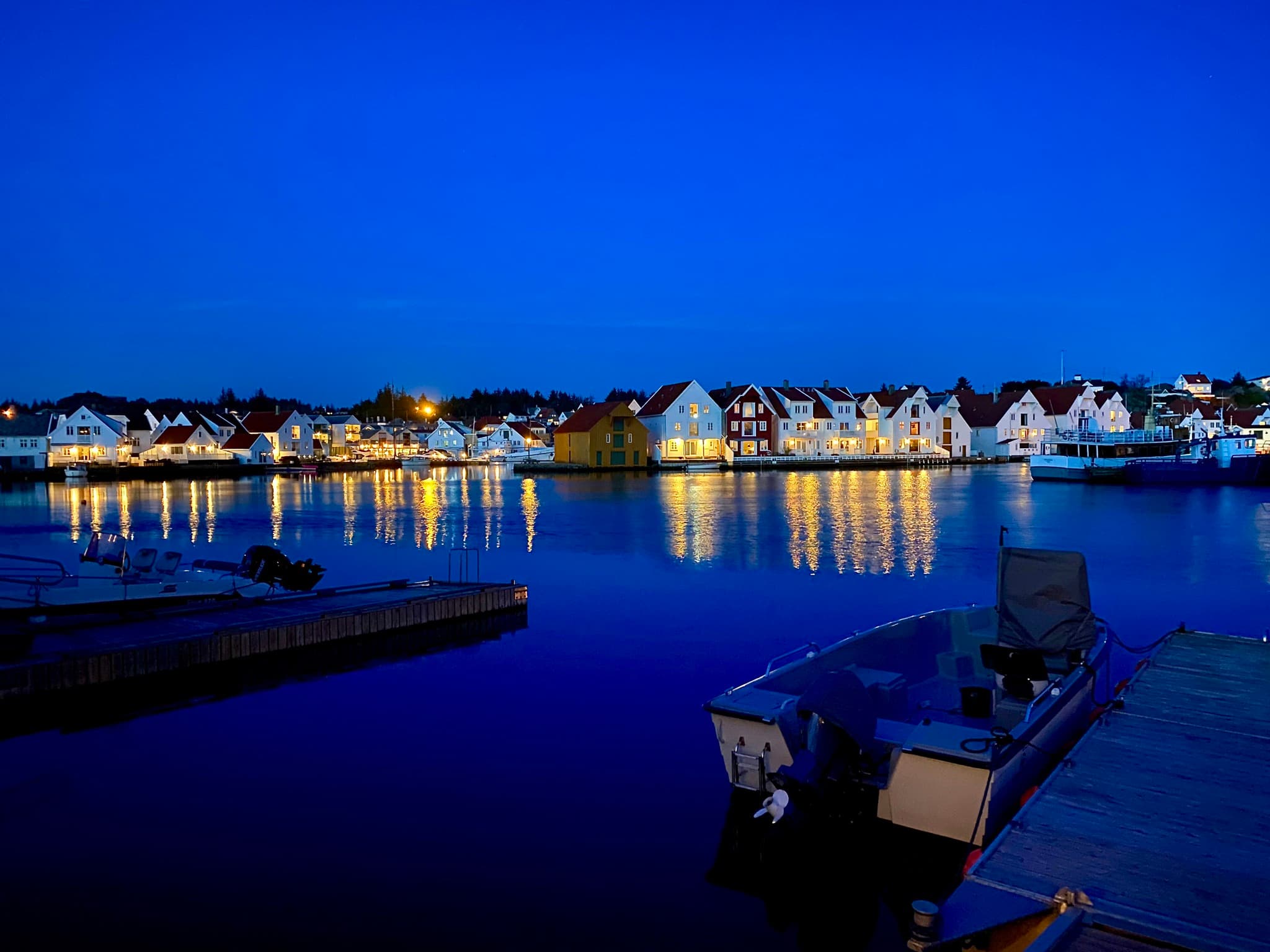 Skudeneshavn havn om kvelden